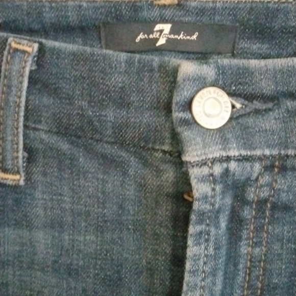 Size 28 7 for all Mankind jeans.Lighter denim stripe down sides. Frayed hems. - Picture 5 of 15